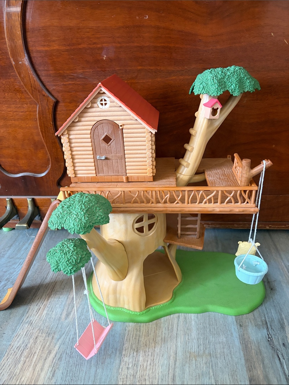 Sylvanian Families Calico Critters Adventure Treehouse